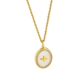 Collana in argento S925 con ciondolo ovale a fiore dorato e cristalli su sfondo bianco - Argento 925 / Oro
