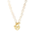 S925 Silber Perlenhalskette mit goldenem Herz-OT-Knebelverschluss im Design - 925er Silber / Shell Pearl