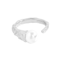 S925 Sterling Silber Ring mit zerknitterter Textur und runder weißer Perle in Frontalansicht - US 13 / Weißgold