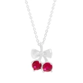 Collana in argento S925 con ciondolo a ciliegia rossa e fiocco su sfondo bianco - Argento 925 / Argento