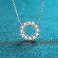 Collana in argento sterling S925 con ciondolo a cerchio e pavé di pietre scintillanti - Stile Moissanite (AZ437-X) / Argento 925