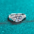 Eleganter S925 Sterlingsilber Ring mit 3 Karat Moissanit und Pavé-Fassung Design - US 10 / 3 Karat Ovaler Moissanit
