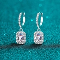 Eleganti orecchini in argento 925 con moissanite taglio smeraldo e cornice di pietre - Argento 925 / 4ct Taglio Smeraldo