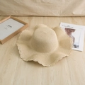 Breitkrempiger Papierstrohhut für Damen mit Wellenrand für Sonnen- und Strandurlaub - M (56-58cm) / Beige