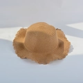 Chapeau d'été élégant en paille pour filles avec bord ondulé et accent floral sur gris - Style Enfant-Circonférence 52 / Kaki