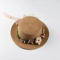 Elegant boater straw hat with floral wreath and chiffon ribbon for beach travel - M (56-58cm) / Khaki
