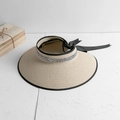 Schicker Damen Stroh Sonnenvisier in Beige mit silbernen Pailletten und Schleife - M (56-58cm) / Gebrochenes Weiß