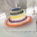 Dettaglio cappello di paglia intrecciato a mano con strisce colorate e tesa arancione - M (56-58cm) / Bianco Sporco