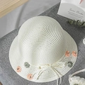 Cremeweißer Strohhut für Mädchen mit 3D-Gänseblümchen und Schleife für den Sommer - 52cm / Creme