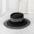 Klassischer schwarzer Strohhut mit Kontrastband für den Sommerurlaub am Strand - M (56-58cm) / Schwarz