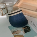 Dunkelblauer Sonnenhut aus Stroh mit gestreiftem Band für Damen am Strand im Sommerurlaub - M (56-58cm) / Marineblau