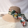 Women's summer straw hat with floral silk ribbon and wide brim for sun protection - M / Nude Pink