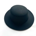 Klassischer schwarzer flacher Wollfilzhut mit genähter Krempe für einen Vintage-Look - Ohne Gürtel (Schlichter Stil) / Schwarz