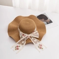 Detail of wavy brim straw hat with floral embroidery on white lace ribbon strap - M (56-58cm) / Khaki