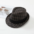 Detailansicht eines britischen Vintage-Fedora-Hutes mit braunem Karomuster auf Stoff - L (58-60cm) / Dunkler Kaffee Karo (A)