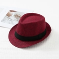 Klassischer weinroter Fedora Hut mit schwarzem Band, stilvoller Herrenhut für den Winter - M (56-58cm) / Burgunderrot