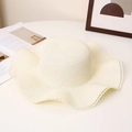 Detail of wide-brim straw hat with wavy edges and exquisite lace crochet trim decoration - M (56-58cm) / Wavy Mesh - Milk White