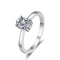 Elegante anillo de plata S925 con moissanita ovalada grande y engaste clásico de 4 garras - US 9 / Circonita Ovalada de 5x7mm