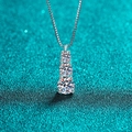 Élégant collier en argent sterling S925 avec trois pierres de moissanite sur chaîne box - 1.8 Carat Moissanite / Argent 925