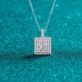 Collar de plata S925 con colgante de moissanita cuadrado y halo de diamantes rosados - 1 Quilate de Moissanita / Plata 925