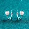 Boucles d'oreilles U en argent S925 avec moissanite et perles sur fond bleu scintillant - Argent 925 / Style Argent