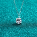 Collar de plata S925 con colgante de moissanita solitario y clásico engaste de cuatro garras - Plata 925 / Moissanita de 1 Quilate
