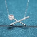 Halskette aus S925 Sterlingsilber mit Perle und Zirkonia im Überkreuz-Anhänger-Design - 925er Silber / 37.5pt Moissanit / 8-9mm Süßwasserperle