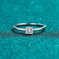 Anello minimalista in argento sterling S925 con moissanite quadrata taglio princess - US 8 / 30 Punti Moissanite