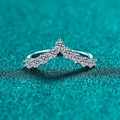 Bague en V en argent sterling S925 ornée de onze moissanites rondes de taille brillant - US 8 / Moissanite 0.9ct