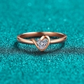 Minimalistischer S925 Silberring in Herzform, Roségold mit Champagner-Moissanit-Stein - US 8 / Champagnergold