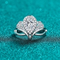 Elegante anillo de plata S925 con moissanita corte pera y diseño de corona en forma V - US 8 / 1 Quilate de Moissanita