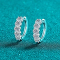 Elegante S925 Sterling Silber Creolen mit einer Reihe funkelnder Moissanit-Steine - 925er Silber / Silber (1 Karat Moissanit)