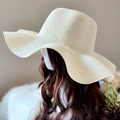 Elegant wide brim straw beach hat with wavy edge and cream ribbon for summer sun protection - M (56-58cm) / Milk White