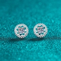 Boucles d'oreilles moissanite en argent S925 avec halo rond et sertissage à quatre griffes - Argent 925 / 1 Carat Moissanite (50pt+50pt)