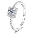Elegante anillo de plata S925 con moissanita de 0,5 quilates y diseño halo vista 45 grados - Talla US 5 / Piedra de alto carbono de 5mm