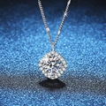 Elegante collana in argento S925 con ciondolo in moissanite quadrata da 1 carato su blu - Argento 925 / Pietra ad alto contenuto di carbonio da 6.5mm