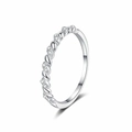 Bague torsadée minimaliste en argent S925 avec moissanite et pavé de diamants brillants - US 9 / Moissanite 5.6pt