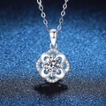 Collana quadrifoglio in argento S925 con moissanite da 1 carato su sfondo blu - Argento 925 / Pietra ad alto contenuto di carbonio da 6.5mm