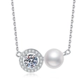 Collana in argento S925 con ciondolo in moissanite rotonda e una perla bianca - Argento 925 / Pietra ad alto contenuto di carbonio da 5mm