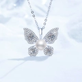 Ciondolo a farfalla in argento sterling S925 con perla d'acqua dolce e pietre di moissanite - Stile Perla d'Acqua Dolce e Strass