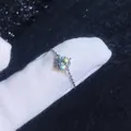 Verstellbarer Ring aus S925 Sterlingsilber mit brillantem Moissanit im Meerjungfrau-Stil - Einstellbar Offen / Hochkohlenstoffstein