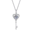 Collana con ciondolo a chiave a cuore in argento S925 e moissanite da 1ct su sfondo bianco - Argento 925 / Stile Zirconia 6.5mm