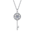 Colgante de llave brillante de plata de ley S925 con detalles de moissanita en racimo - Plata 925 / Piedra de alto carbono de 5mm