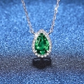 Elegante collana in argento S925 con ciondolo smeraldo a goccia e contorno di diamanti bianchi - Argento 925 / Smeraldo Coltivato Zambia (5*8mm)