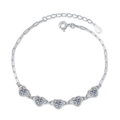 Pulsera minimalista de plata 925 con cinco colgantes de moissanita en forma de corazón - Plata 925 / Piedra de alto carbono