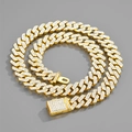 Detail van de hiphop Cuban link ketting met fonkelende diamanten en luxe sluiting - Ketting / Goud