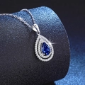 Collana con pendente a goccia in zaffiro blu e doppio alone di diamanti in argento S925 - Argento 925 / Zaffiro di Laboratorio (Colore Argento)