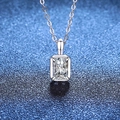 Κολιέ με μενταγιόν moissanite κοπής radiant από ασήμι S925 σε ένα έναστρο φόντο - Ασήμι 925 / Μοϊσανίτης 1 Καράτι 5×7mm
