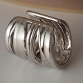 Polsino dell'orecchio minimalista in argento s925 con design a strati traforati - Argento 925 / Oro bianco