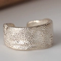 Verstellbarer S925 Sterlingsilber Ring mit markantem handgefertigtem Hammerschlag-Design - Echtes Silber